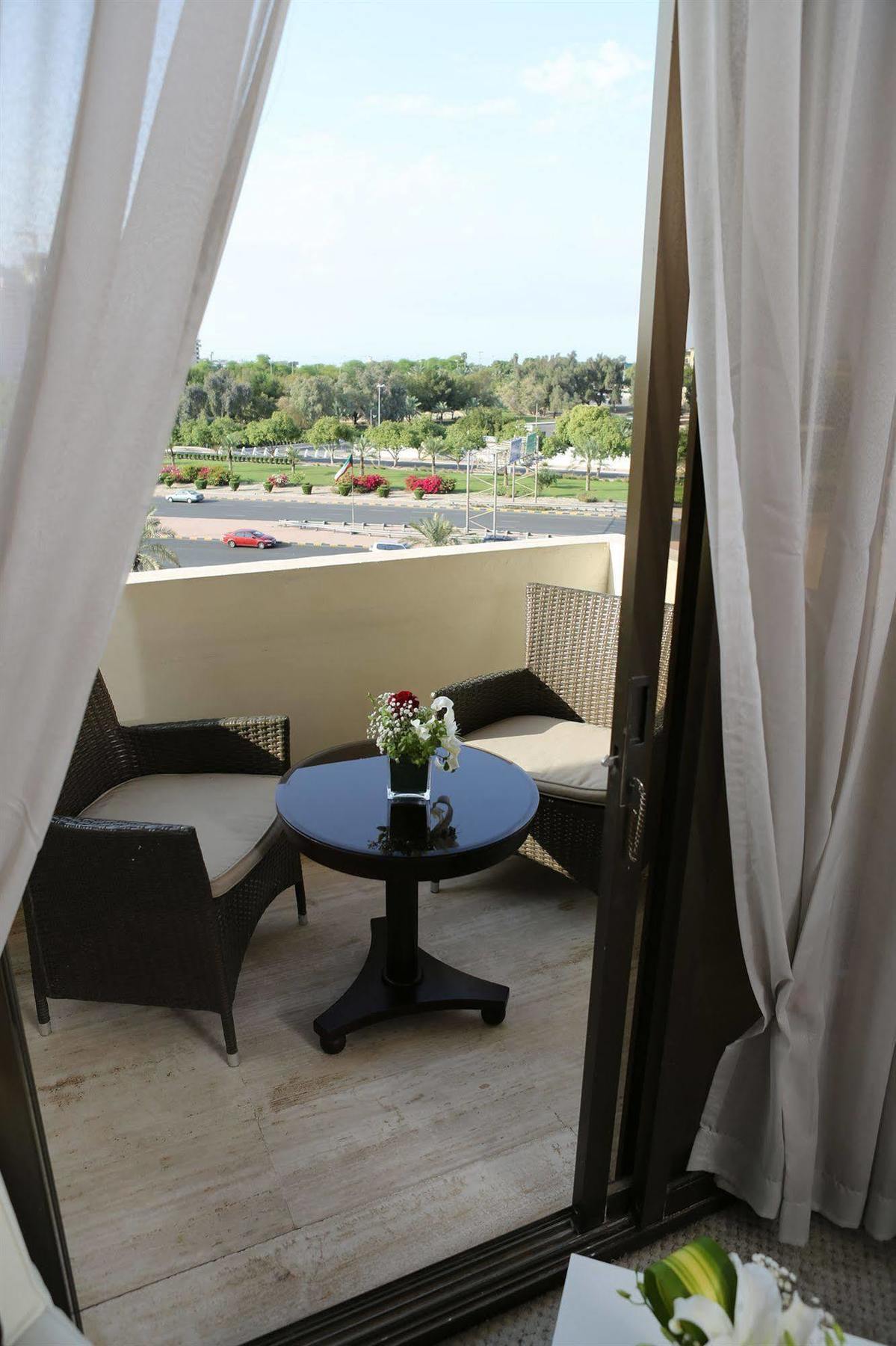 New Park Hotel Кувейт Екстериор снимка